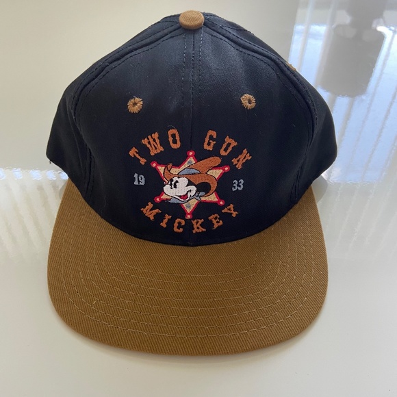 NEW Vintage 90s Disney Store Two Gun Mickey Mouse Logo Snap Back Adult Hat Cap
